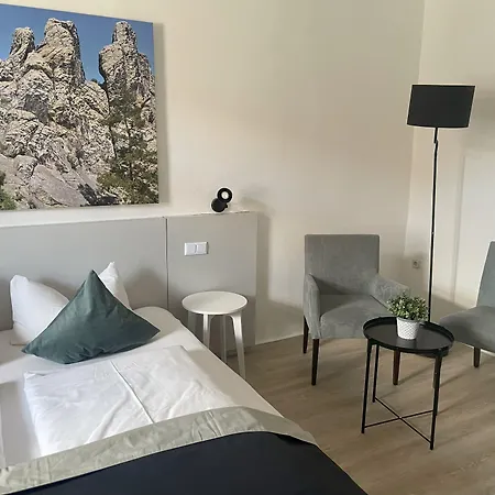 Harzhotel Warnstedter Krug ホテル