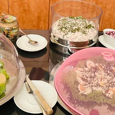 Harzhotel Warnstedter Krug 호텔 탈레